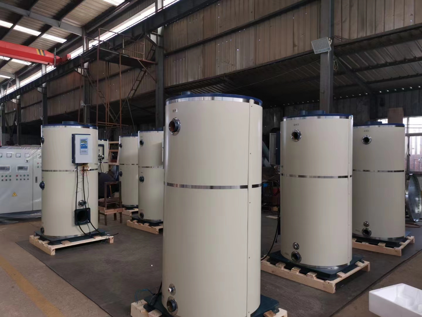 燃气热水锅炉,供暖面积3000平方,每小时出10吨40度的热水,燃气热水炉