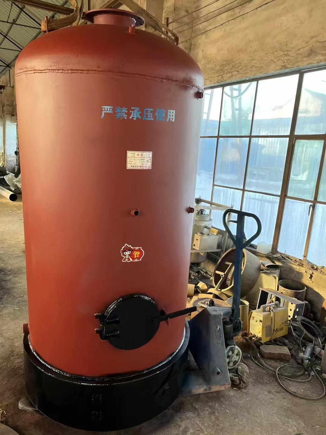 Vertical coal-fired hot water boiler, exported to Russia and Africa, vertical coal-fired boiler manufacturer, Zhengzhou Boiler Factory, Russian boiler